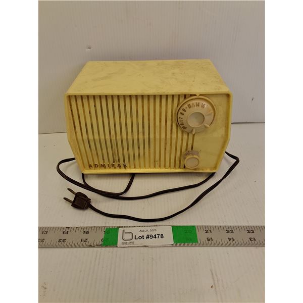 Admiral Vintage Plastic Radio- As Is 8.5" x 5.5" x 5"