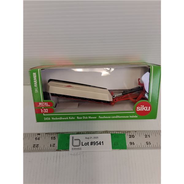 Siku 1:32 Scale Metal Rear Disk Mower Model, NIB