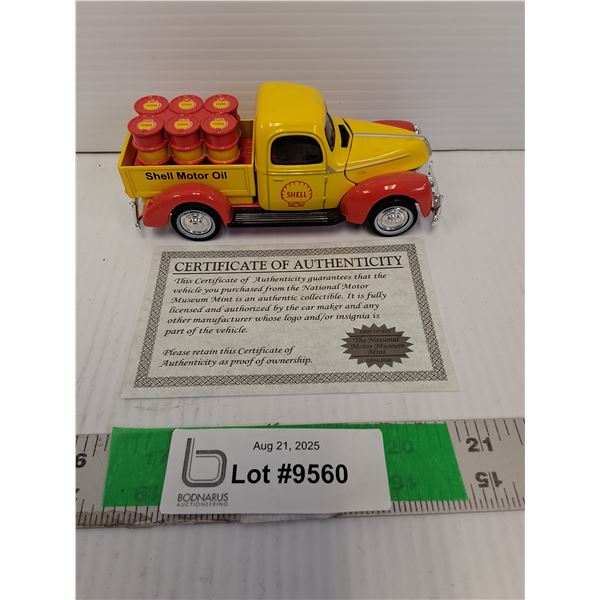 Ford/ Shell 1:32 Scale Model Truck with Certificate of Authenticity, Comes with Box