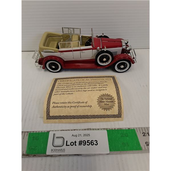1:32 Scale 1928 Lincoln Phaeton Model Car with Certificate of Authenticity, Comes with Box
