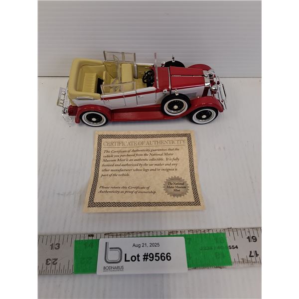 1:32 Scale Lincoln Dietrich Limousine with Certificate of Authenticity