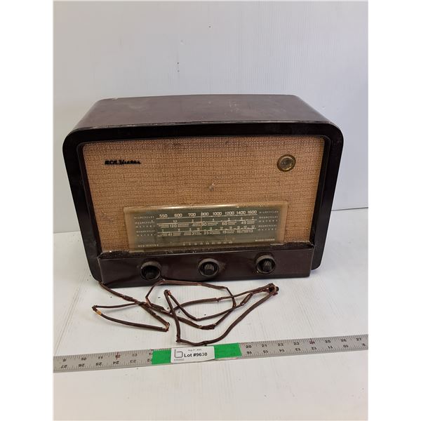 # Vintage RCA Victor Radio- As Is 17.5" x 8" x 11"
