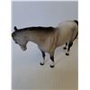 Image 4 : Beswick Horse Figurine #1812 - Mare Facing Right - Head Down - Grey Matte - 5.25"