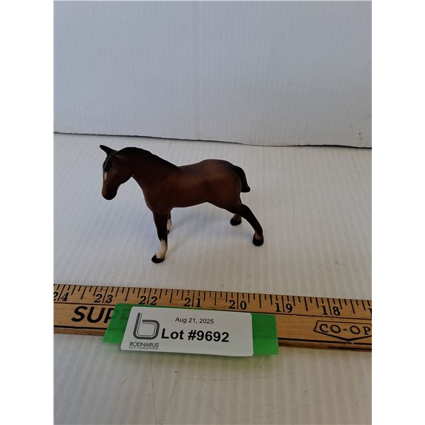 Beswick Horse Figurine #1816 - Foal - Thoroughbred - Facing Left - Brown Matte Hue - 3.5"