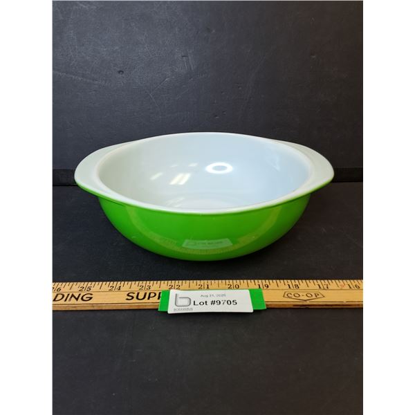 Vintage PYREX Green Cinderella Style Bowl - 2qt
