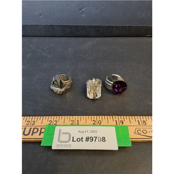(3) Vintage Adjustable Glitsy Gemmed Rings - Approx Size 6-7