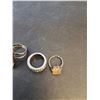 Image 3 : (4) Vintage Glitsy Costume Rings - Size Ranging 6-8