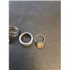Image 4 : (4) Vintage Glitsy Costume Rings - Size Ranging 6-8