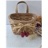 Image 3 : (2) Guardian Angels & Basket
