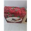 Image 4 : Christmas Picture Decoration & Fine Porcelain Footed Cake Plate