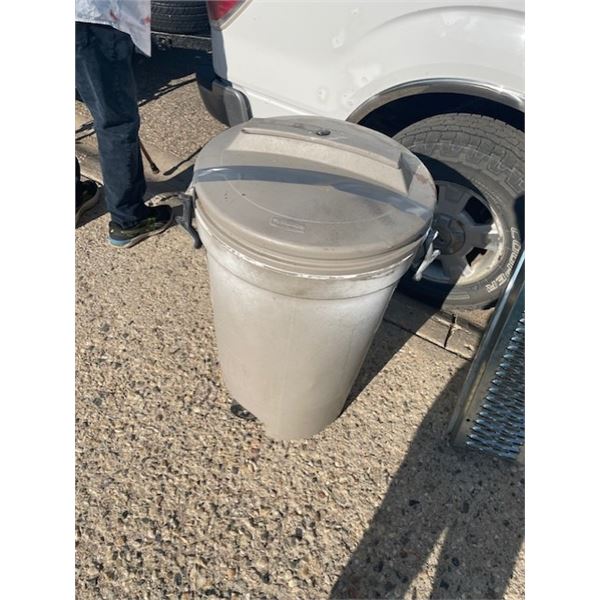 **Shop Garbage Can-Cannot Ship