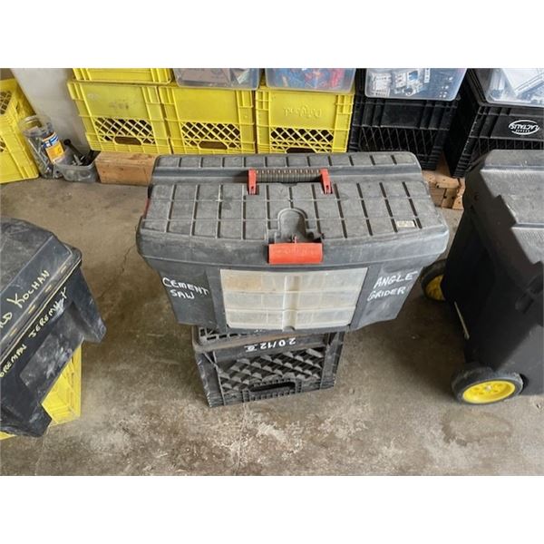 Makita Grinder with Discs in Tote-Cannot Ship
