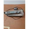 Image 2 : *Delta 15" Scroll Saw- Powers On- Cannot Ship