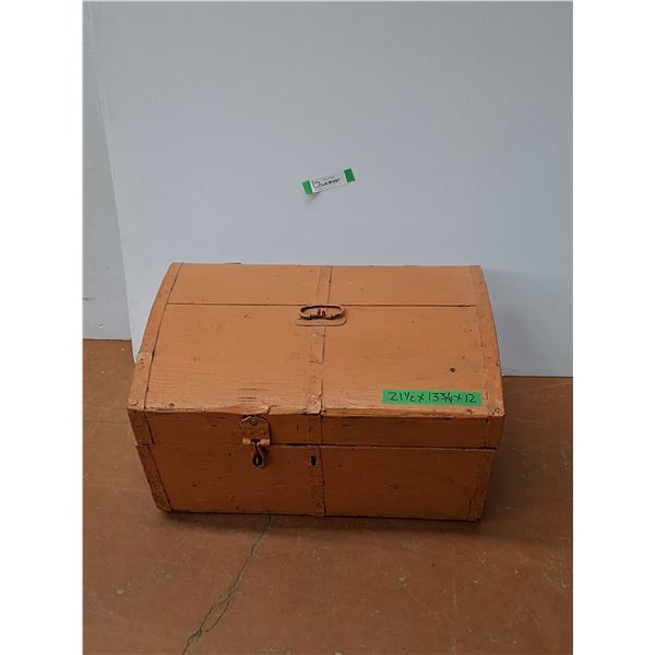 *Wood Storage Trunk With Lock And Tray- CANNOT SHIP