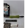Image 2 : Waterproof Leg Cast Cover, Massager & Curry Comb