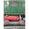 Image 7 : Coleman 2-Burner Camping Stove- 17" x 11" x 5"- As Is
