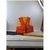 Image 1 : Adult Life Jacket(Large)& Oar- 48"- PICK UP