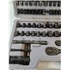 Image 3 : Stanley Black Chrome 73-piece Socket Set