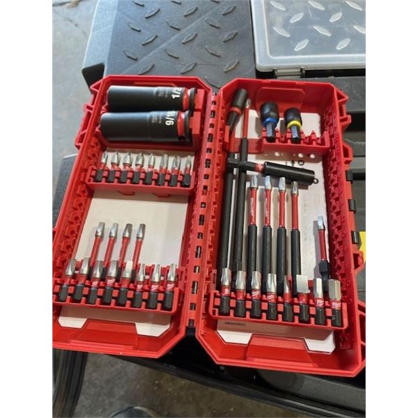 Brand New Milwaukee Driver Set