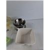 Image 3 : Glass Juicer, (2) Bowls, Diamond Dish, Misc