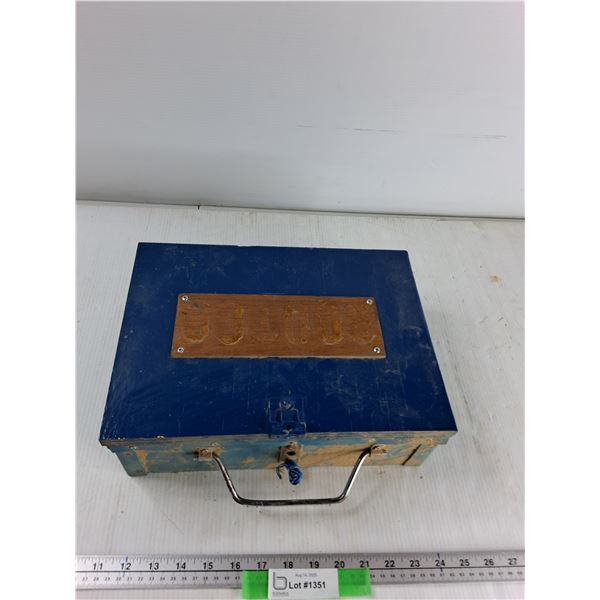 Box With Tools Router Guide, (2) Wrenches - As Is