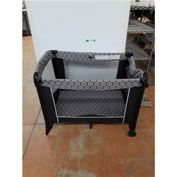Folding Kid's Playpen 39" x 26" x 29"  -  PICK UP ONLY