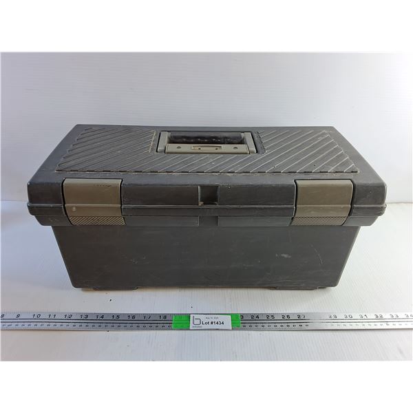 Rubbermaid Roughneck Tool Box 20" x 9" x 10"
