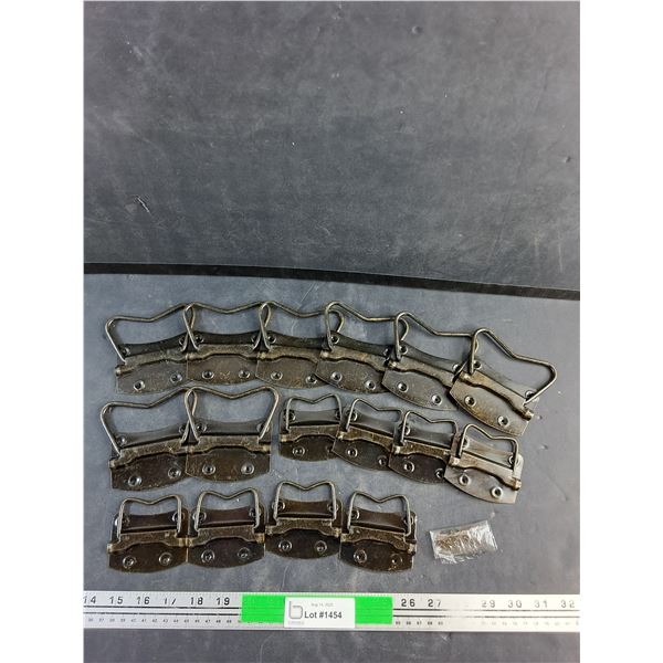 Metal Pulls 4" x 4" and 3" x 3"