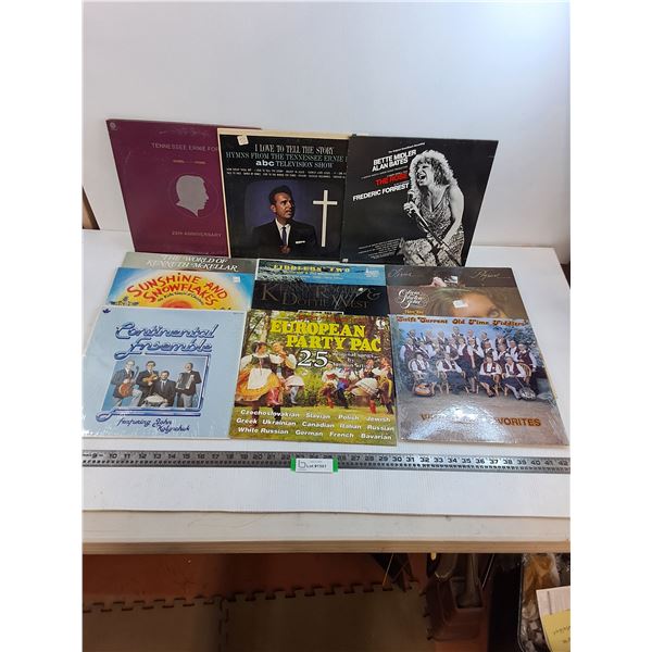 (12) Records (Olivia Newton John, Swift Current Old Time Fiddlers, Tennessee Ernie Ford)