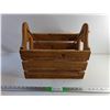 Image 1 : Wooden Milk Crate 15" x 13" x 11", Pickup Preferred