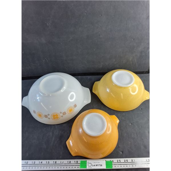 (3)  Pyrex Bowls 10", 8" and 7"
