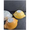 Image 3 : (3)  Pyrex Bowls 10", 8" and 7"