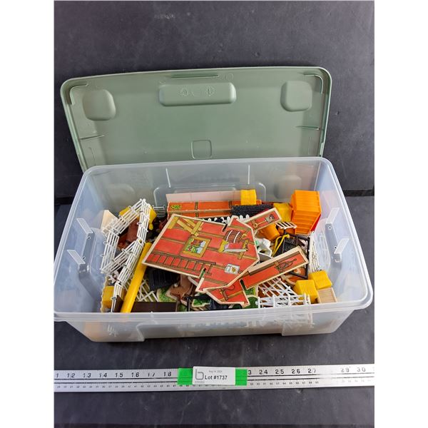 Childrens Farm Playset and Plastic Container with Lid 18" x 12" x 6"