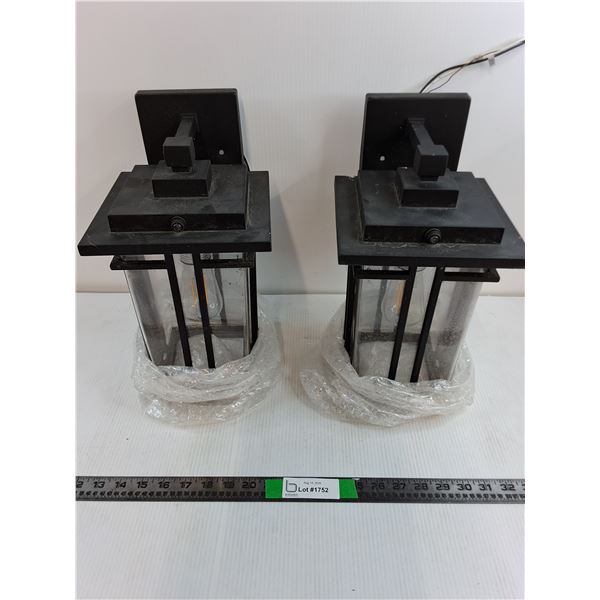 Outdoor/Indoor Light Fixtures Wall Mount With Bulbs 8" x 15" x 9" - AS IS UNTESTED