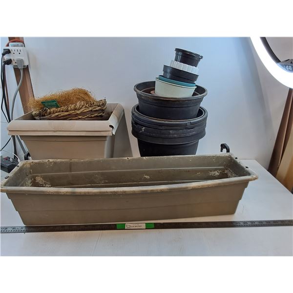 *Garden Pot/Trough Lot  -  PICK UP ONLY