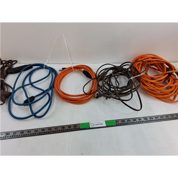 (5)Extension Cords of Varying Lengths and Color