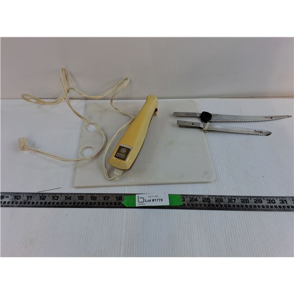 General Electric Fileting Knife With 6" Blade And 9" Blade Comes with 10 x 12 inch Cutting Board