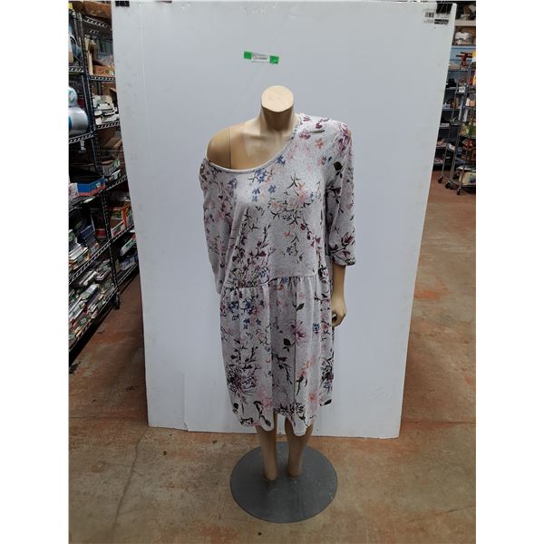 *Female Mannequin w/Articulating Arms - 62" Tall w/Ladies Dress - Size M - Cannot Ship