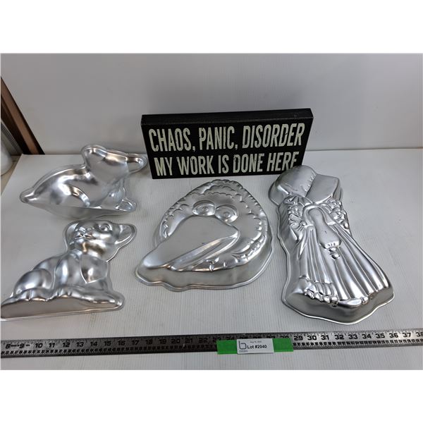 (3) Vintage 1970s Metal Baking Trays up to 14″, Chaos Sign