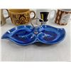 Image 6 : (4) Cozy Mugs, Blue Ceramic Leaf Dish