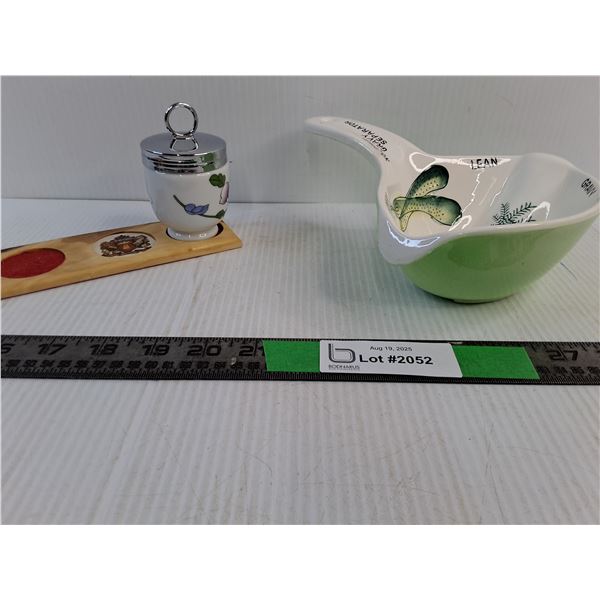 Ceramic Gravy Boat and Sugar and Cream Set Missing Cream Container