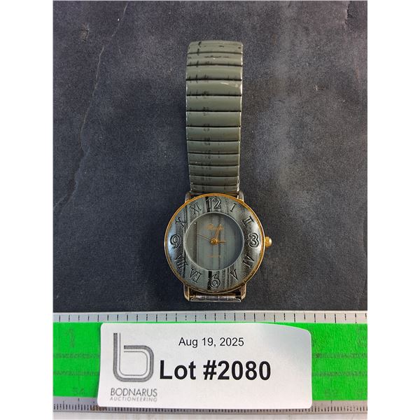 Ronica Quartz Green Watch with Metal Expansion Bracelet - Works, As Is