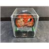 Image 2 : Canada Wayne Gretzky Hockey Puck in a Display Case