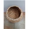 Image 2 : Wicker Planter 17" x 16", Pickup Preferred