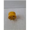 Image 3 : Camco Power Grip RV Adapter 30-15-RV-A 125V