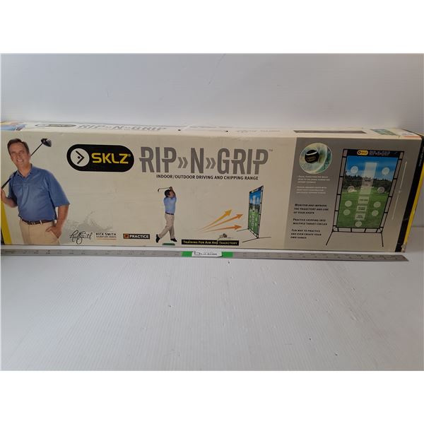 Rip n Grip Golfing Aim and Trajectory Chipping Range  -  PICK UP