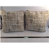 Image 1 : (2) 17" Gold and White Coach Pillows