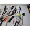 Image 2 : Lot of Kitchen Ware, Knives, Spatulas, Cookie Cutters, Misc