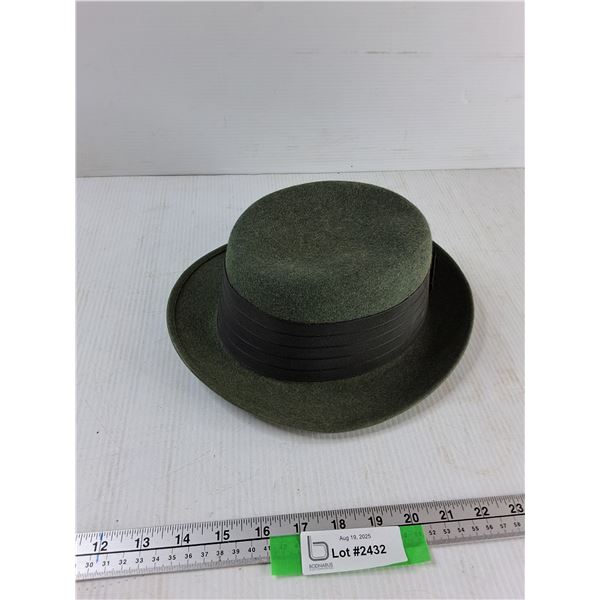 Royal Stetson Men Hat 7 1/8 - As Is