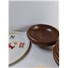 Image 5 : (2) Trays, (5) Wooden Bowl, Plate, Misc